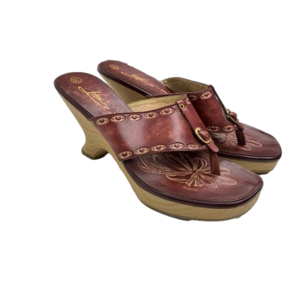 Vintage  Fioni Tooled Leather & Wood Heeled Sandal